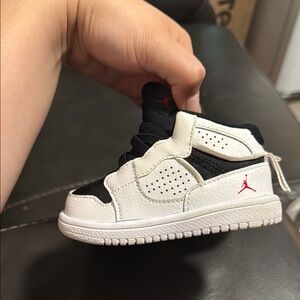 Jordan Black and White Sneakers for Everyday Style